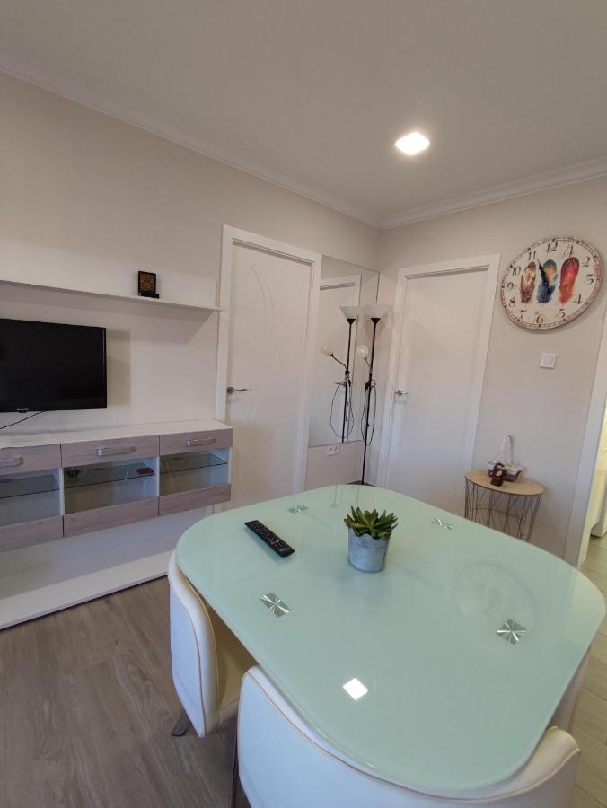 Precioso Apartamento 3 Dormitorios, Aire Acondicionado Menos 10 Min A Pie Feria Χέρεζ Εξωτερικό φωτογραφία