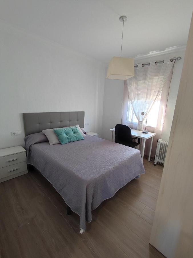 Precioso Apartamento 3 Dormitorios, Aire Acondicionado Menos 10 Min A Pie Feria Χέρεζ Εξωτερικό φωτογραφία
