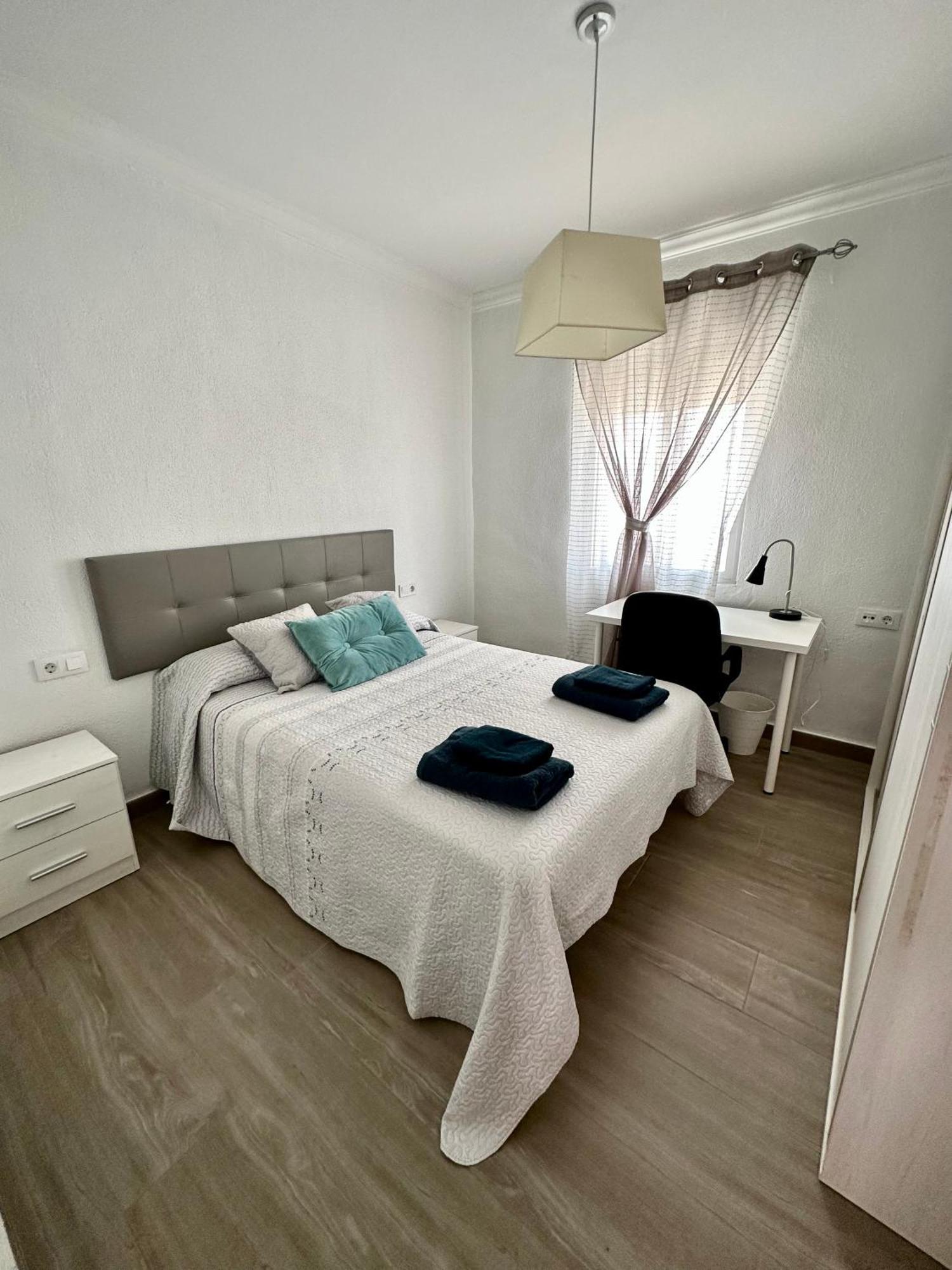Precioso Apartamento 3 Dormitorios, Aire Acondicionado Menos 10 Min A Pie Feria Χέρεζ Εξωτερικό φωτογραφία